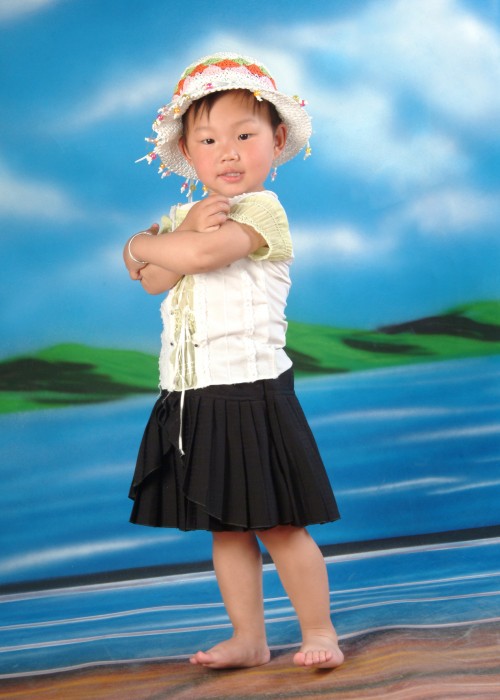 光脚丫 - 儿童模特 - 中国童装网